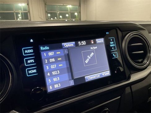 Used 2018 Toyota Tacoma TRD Sport image 18