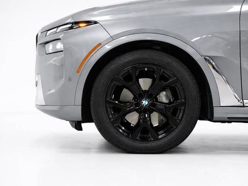 Used 2026 BMW X7 xDrive40i image 4