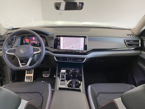 Used 2024 Volkswagen Atlas Peak Edition SEL image 15