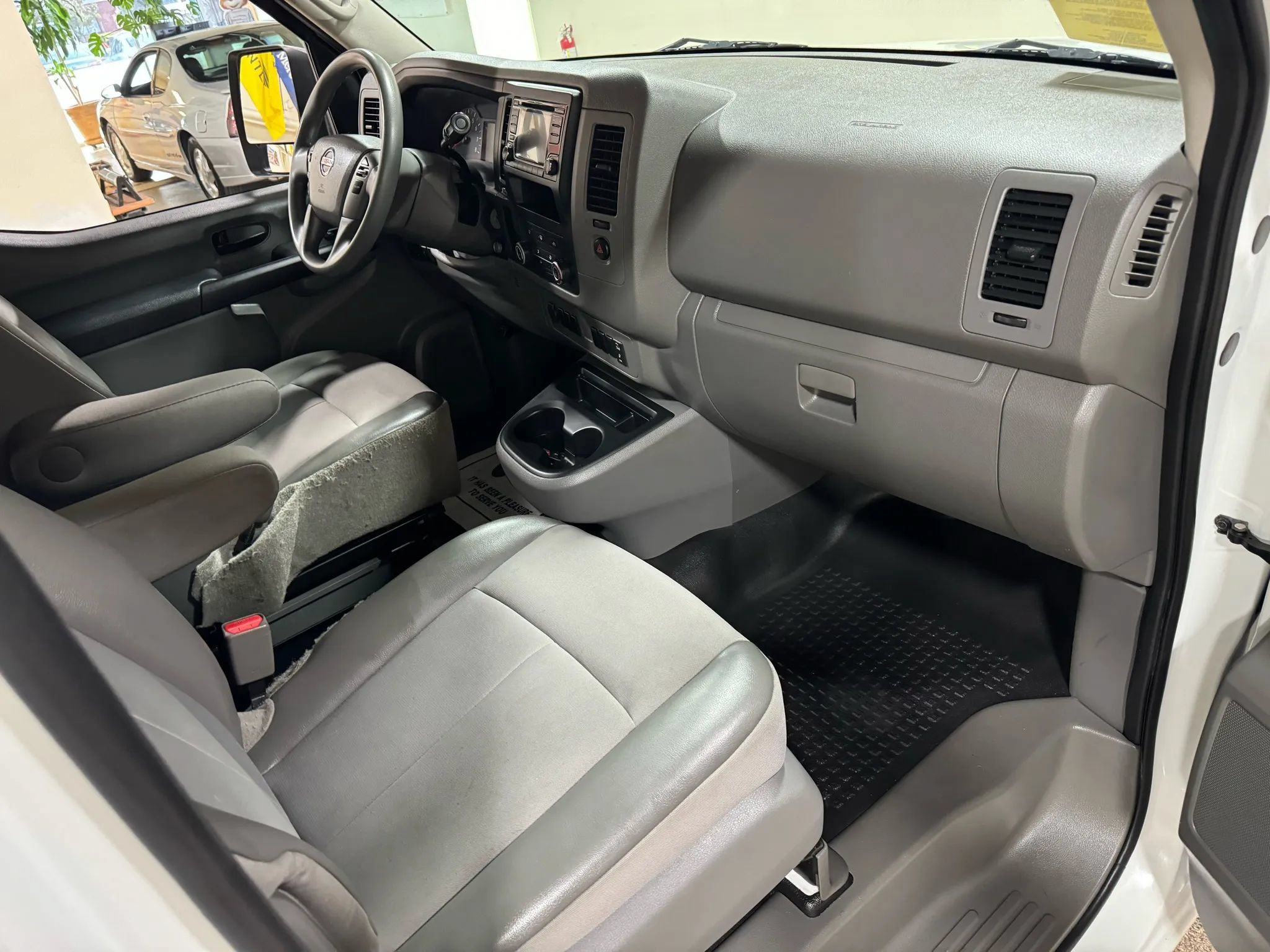 Used 2018 Nissan NV 3500 S RWD image 27