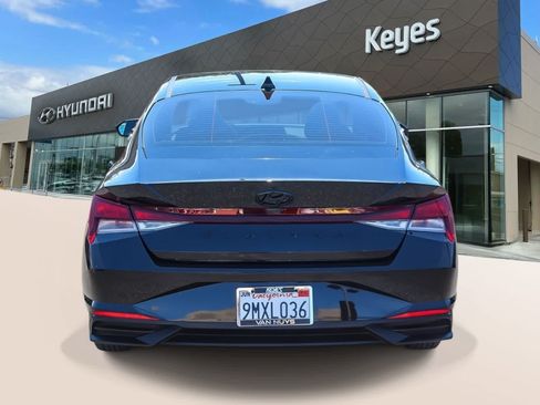 Certified 2023 Hyundai Elantra SE FWD image 6