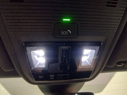 Used 2021 Volkswagen ID.4 Pro S w/ Gradient Package image 31