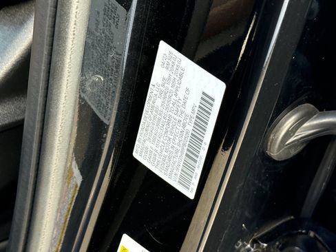 Used 2023 Honda Pilot Elite image 20