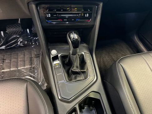 Certified 2023 Volkswagen Tiguan SE w/ Panoramic Sunroof Package FWD image 28