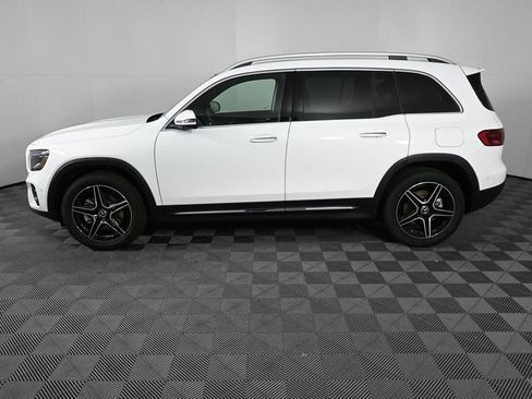 New 2026 Mercedes-Benz GLB 250 image 3