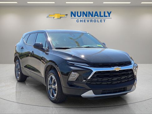 Used 2025 Chevrolet Blazer LT FWD image 7