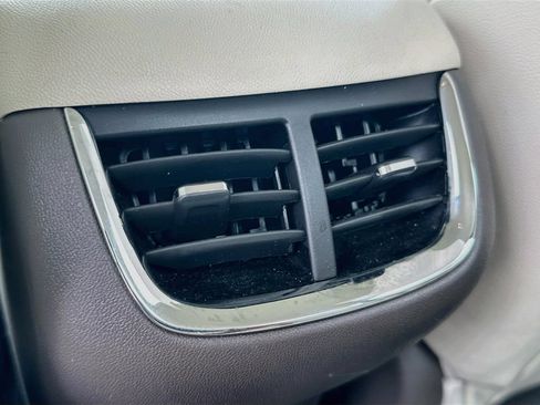 Used 2024 Chevrolet Malibu LT FWD image 23