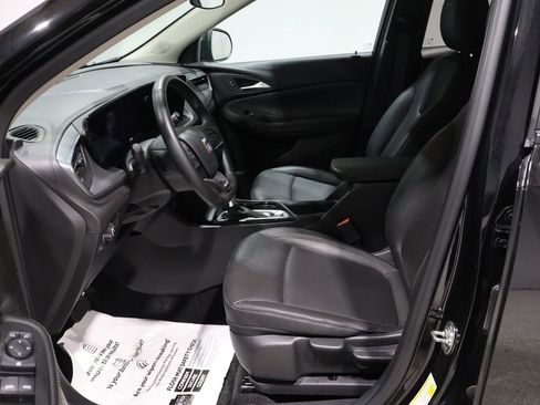 Used 2024 Buick Encore GX Sport Touring image 11