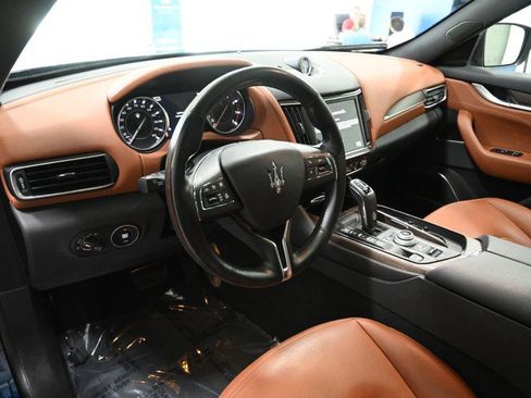 Used 2023 Maserati Levante GT AWD/4WD image 10