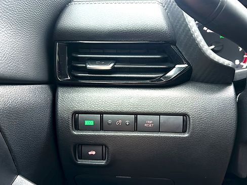 Used 2024 Nissan Sentra SV FWD image 35