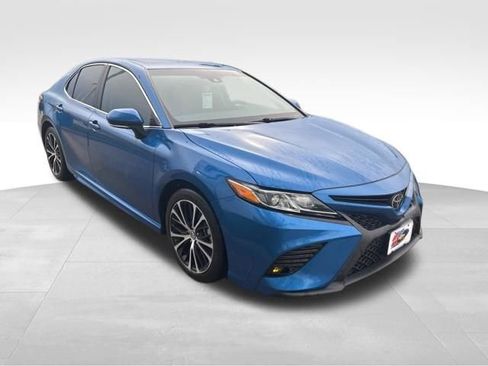 Used 2018 Toyota Camry SE w/ Audio Package FWD image 3