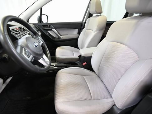 Used 2018 Subaru Forester 2.5i Premium w/ All-Weather Package image 7