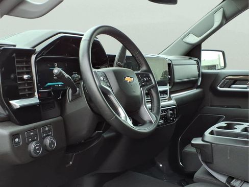 Used 2026 Chevrolet Silverado 1500 LT image 12