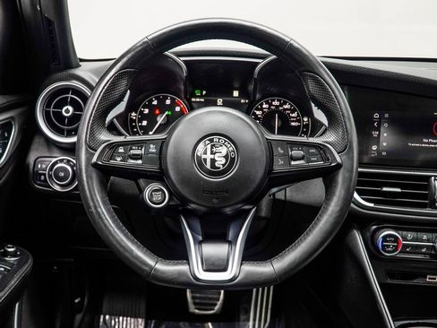Used 2023 Alfa Romeo Giulia Veloce image 16