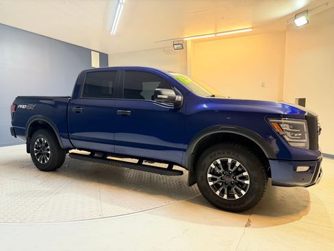 Used 2024 Nissan Titan PRO-4X w/ Pro-4x Convenience Package AWD/4WD image 7