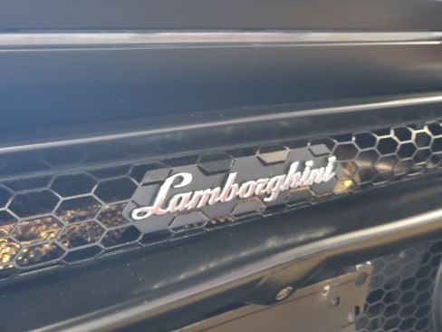 Used 2021 Lamborghini Huracan EVO image 14