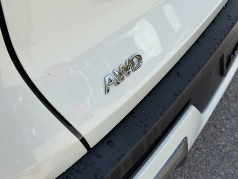 Used 2023 INFINITI QX60 Sensory AWD/4WD image 18