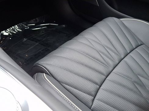 Certified 2025 Genesis G90 3.5T image 26