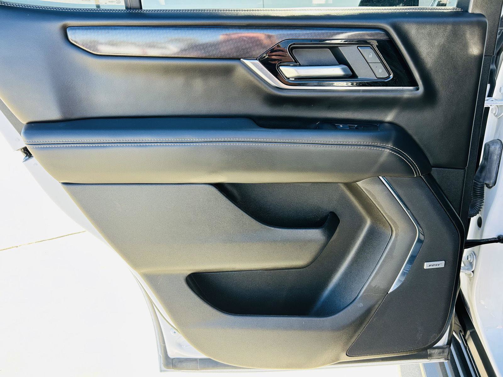 Used 2025 GMC Yukon Elevation AWD/4WD image 32