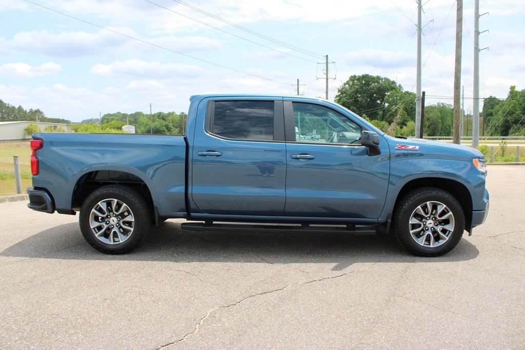 Used 2024 Chevrolet Silverado 1500 RST w/ Z71 Off-Road Package AWD/4WD image 17