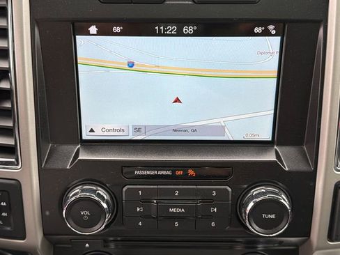 Used 2017 Ford F150 Lariat image 28