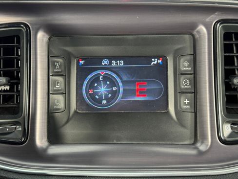 Used 2015 Dodge Challenger SXT image 23