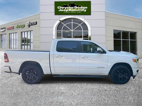 Used 2023 RAM 1500 Laramie AWD/4WD image 5