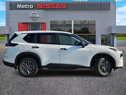 New 2026 Nissan Rogue S image 2