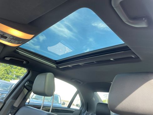 Used 2016 Mercedes-Benz E 350 4MATIC Sedan image 34