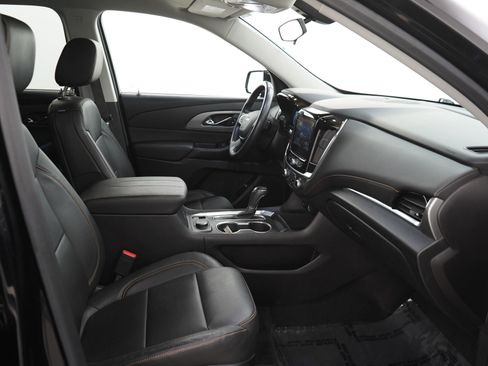 Used 2020 Chevrolet Traverse LT image 14