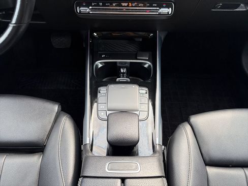 Used 2021 Mercedes-Benz GLB 250 4MATIC image 12