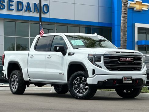Used 2024 GMC Sierra 1500 AT4 w/ Technology Package AWD/4WD image 2