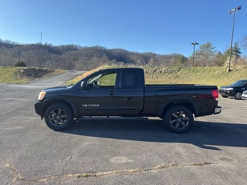 Used 2015 Nissan Titan SV w/ SV Value Truck Package image 5