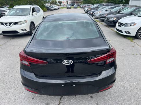 Used 2019 Hyundai Elantra SE w/ Cargo Package FWD image 6