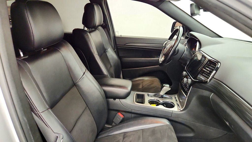 Used 2021 Jeep Grand Cherokee Laredo X AWD/4WD image 24