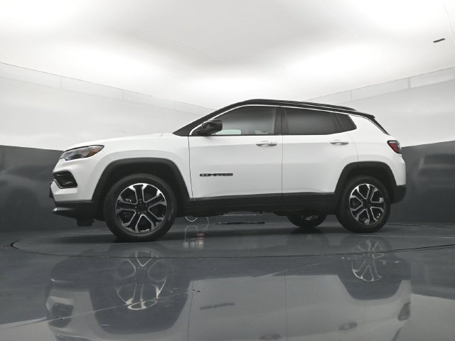 Used 2023 Jeep Compass Limited AWD/4WD image 21