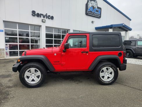Used 2016 Jeep Wrangler Sport w/ Connectivity Group AWD/4WD image 9