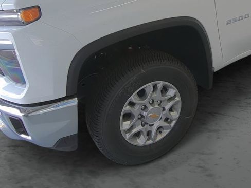 New 2026 Chevrolet Silverado 2500 LT w/ All Star Edition AWD/4WD image 7