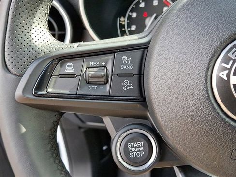 Used 2022 Alfa Romeo Stelvio Ti image 21