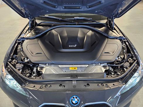 Used 2023 BMW i4 eDrive35 w/ Premium Package RWD image 9