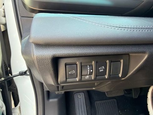 Used 2022 Subaru Outback Limited XT AWD/4WD image 17