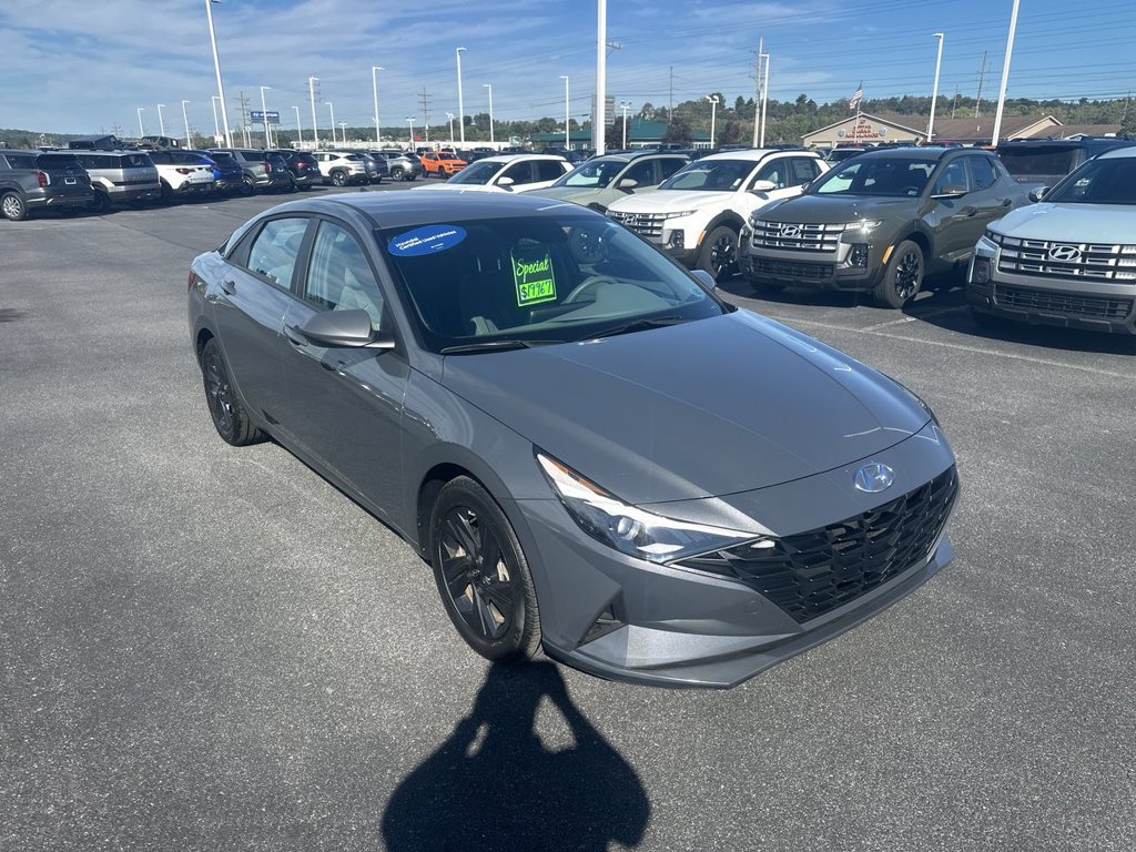 Used 2023 Hyundai Elantra SEL FWD image 2
