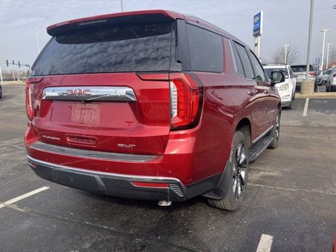 Used 2021 GMC Yukon SLT w/ SLT Luxury Plus Package image 3