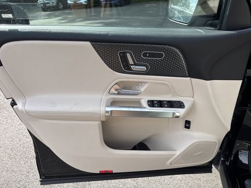 New 2026 Mercedes-Benz GLB 250 4MATIC image 15