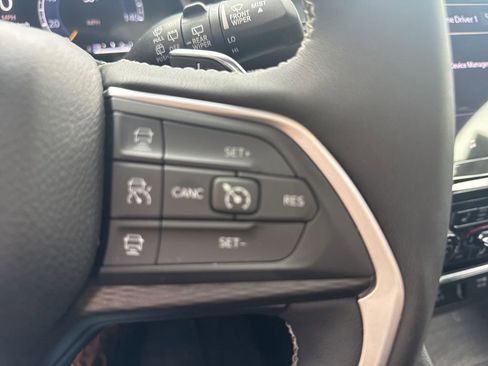 Used 2024 Jeep Grand Cherokee L Altitude image 20