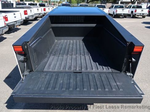 Used 2024 Tesla Cybertruck AWD Crew Cab image 20