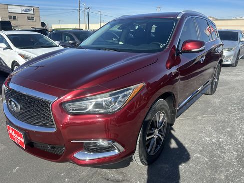 Used 2019 INFINITI QX60 Luxe w/ Essential Package image 2