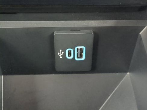 Used 2024 Ford F250 Limited w/ FX4 Off-Road Package image 20