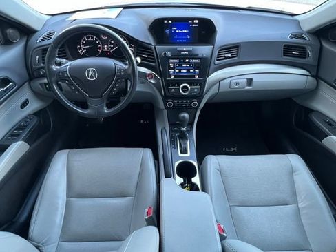 Used 2017 Acura ILX FWD image 9