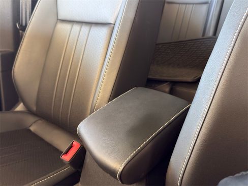 Used 2024 Volkswagen Tiguan SE R-Line image 21